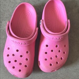 CROCS Pink Sandals with Ventilation and Heel Strap